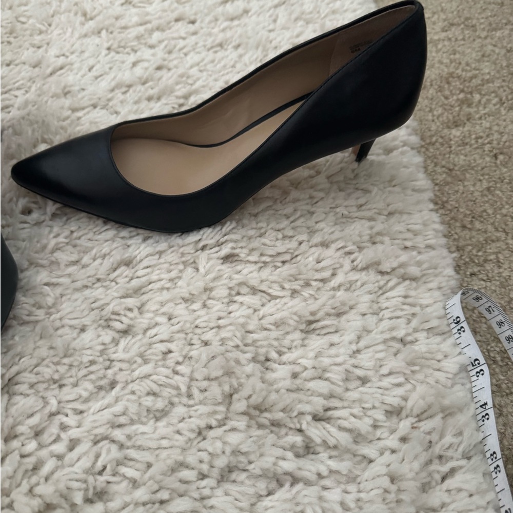 Anne Taylor leather pump